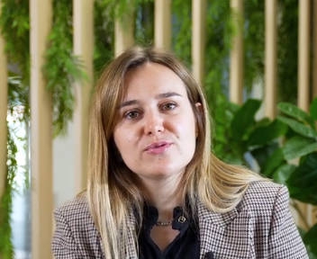 Chloé, consultante en recrutement
